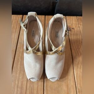 Guess beige, suede and gold accent stiletto shoe size 7M